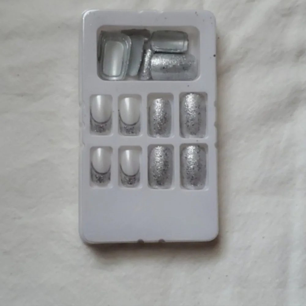 24 Pieces Glitter French Press On Nails